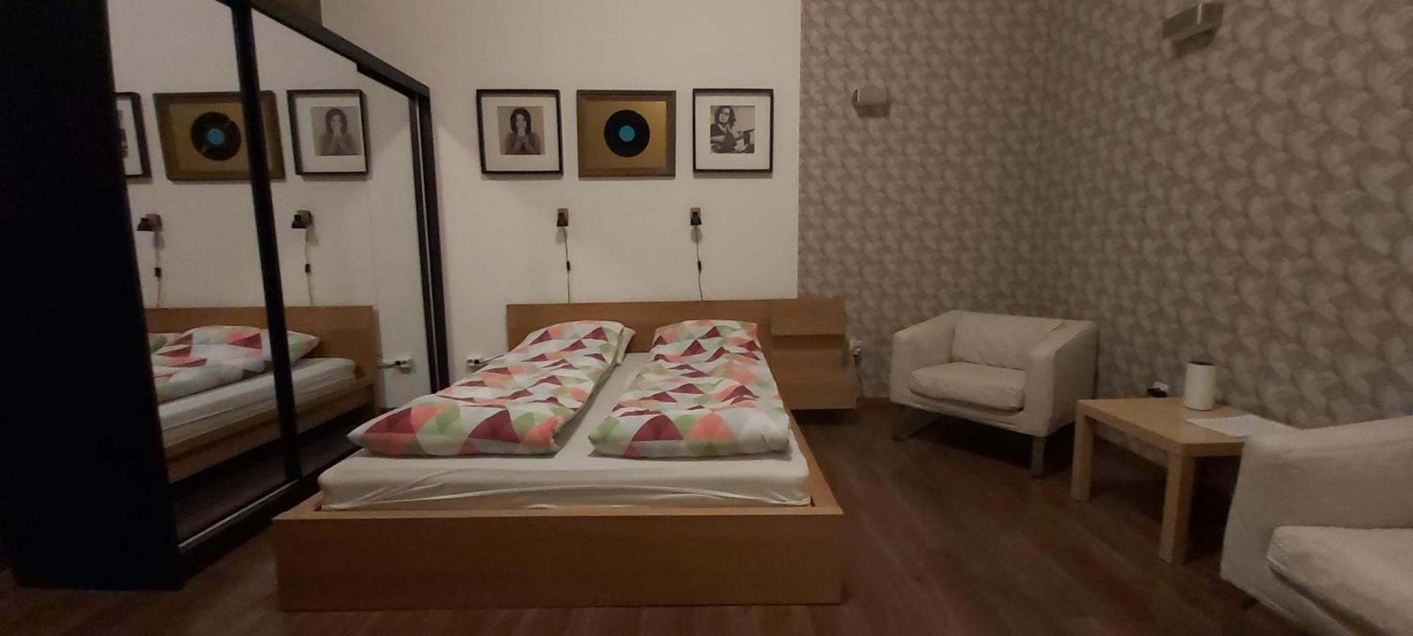 Quiet,cozy And In The B2 Sza Apartment