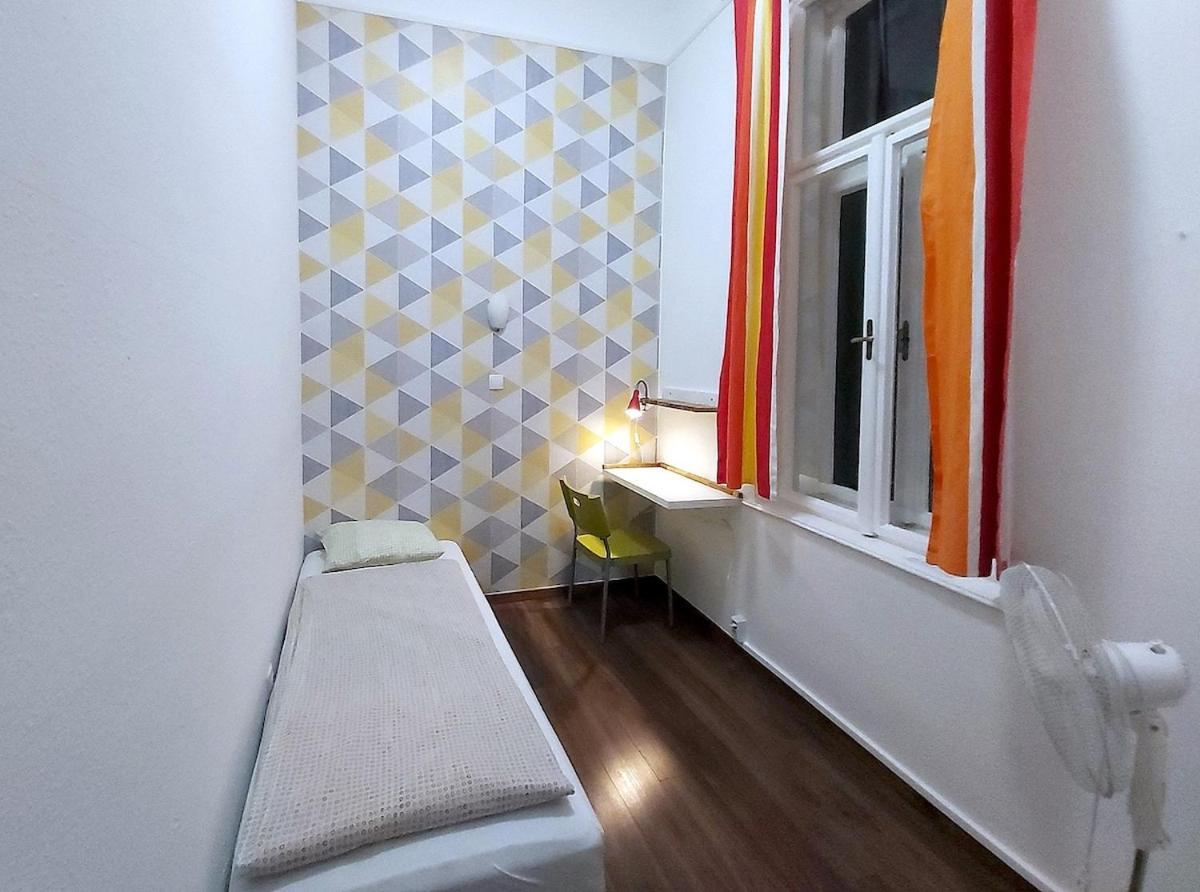 Apartment Quiet,cozy And In The B2 Sza Budapest